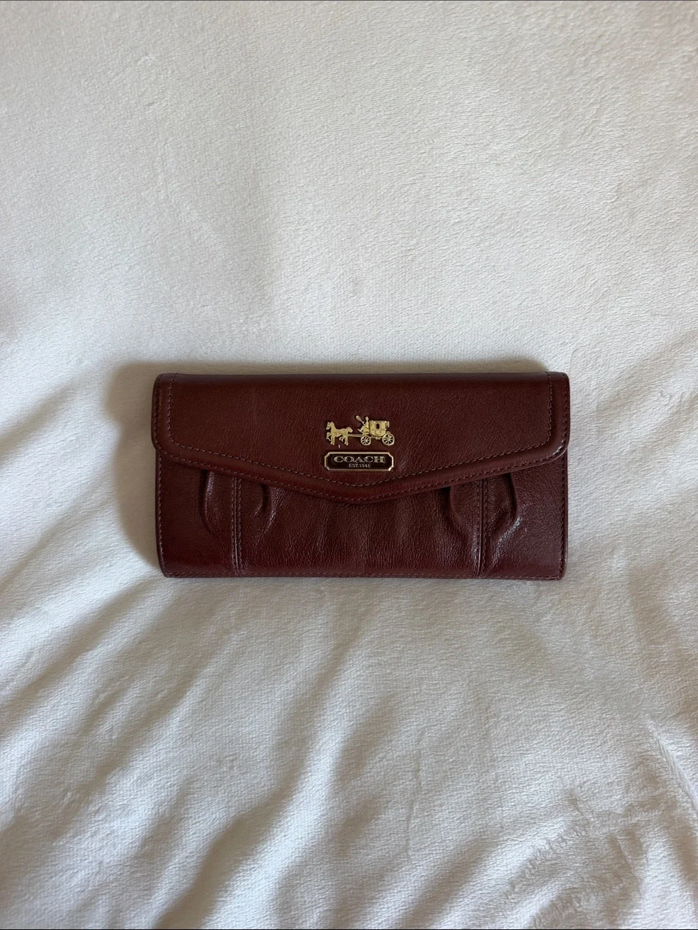 Coach Leather Continental Wallet in Rich Chestnut Brown with Gold Hardware